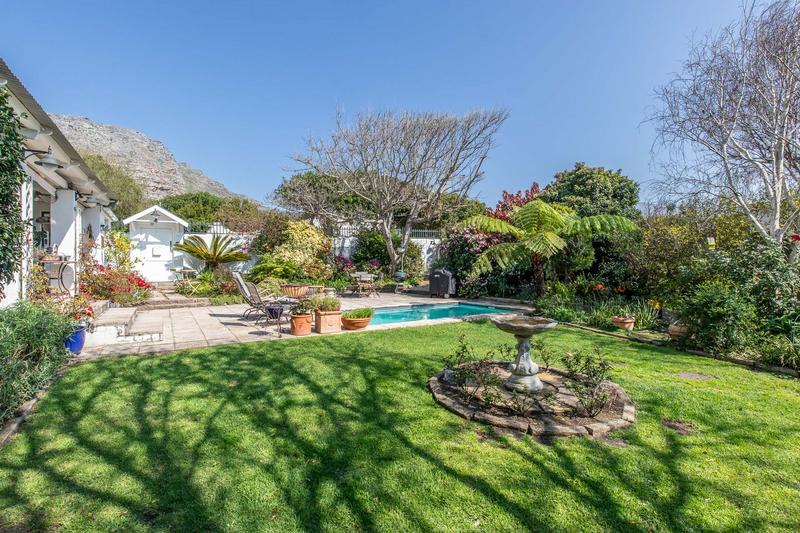 3 Bedroom Property for Sale in Lakeside Western Cape